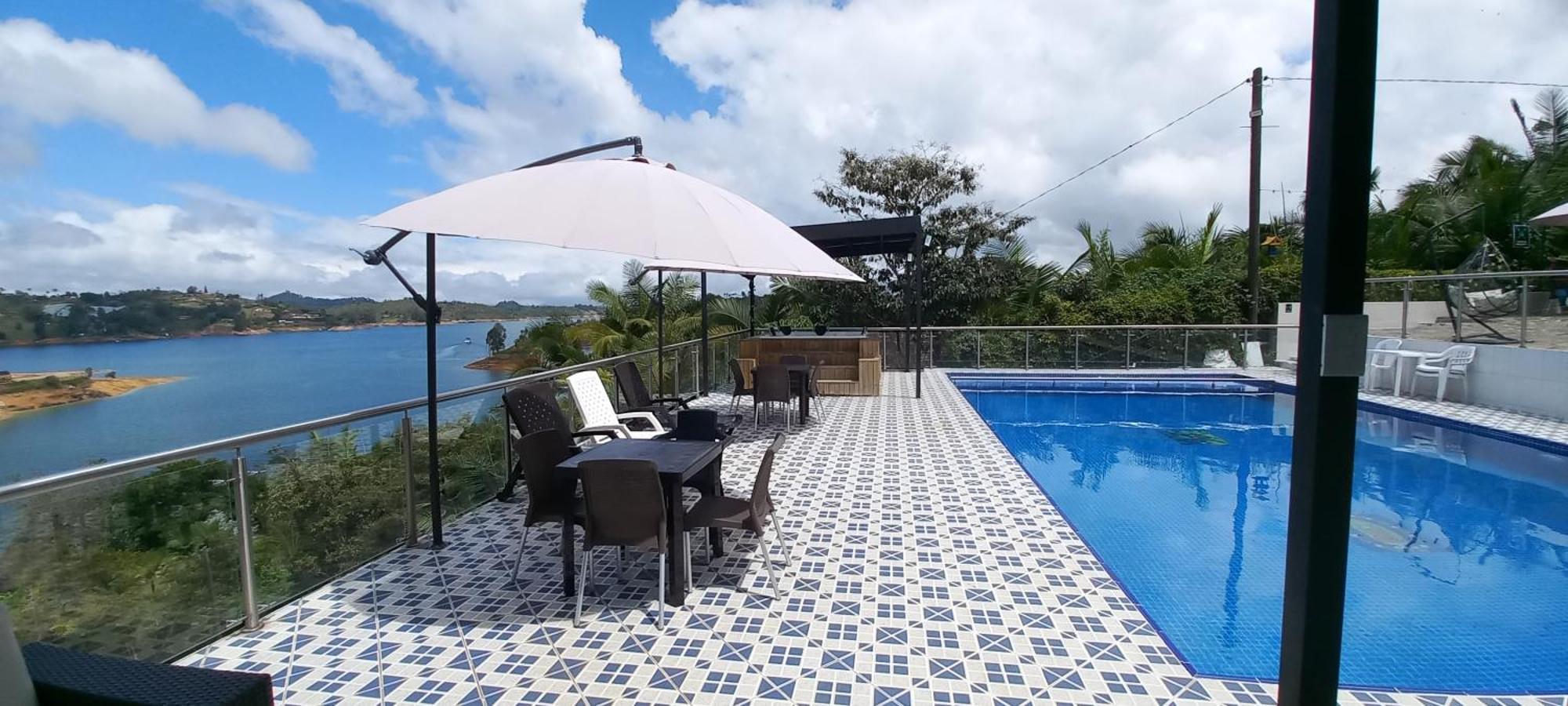 Hotel Mirador Cielo Blue El Penol  المظهر الخارجي الصورة